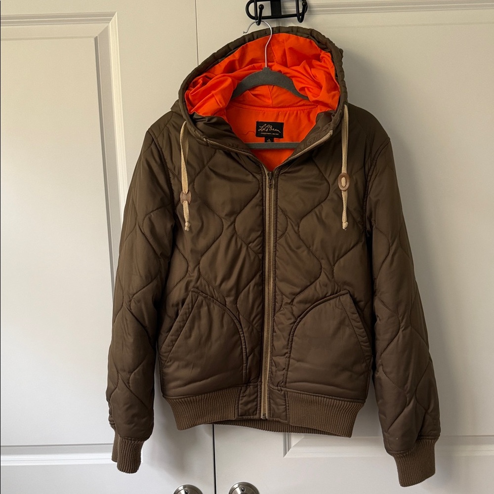 LL Bean Signature Olive Green Hooded Quilted Jacket with Orange Lining